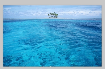 蓝蓝的海水高清大图背景图片